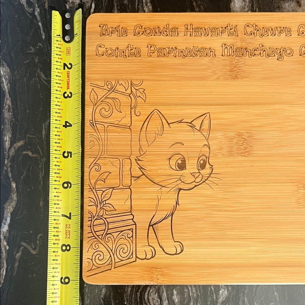 Artisan Bamboo Cheese Cutting Board with Cat and Mouse Design - Picture 8 of 9